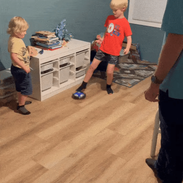 Leuchtender Spielball für Drinnen